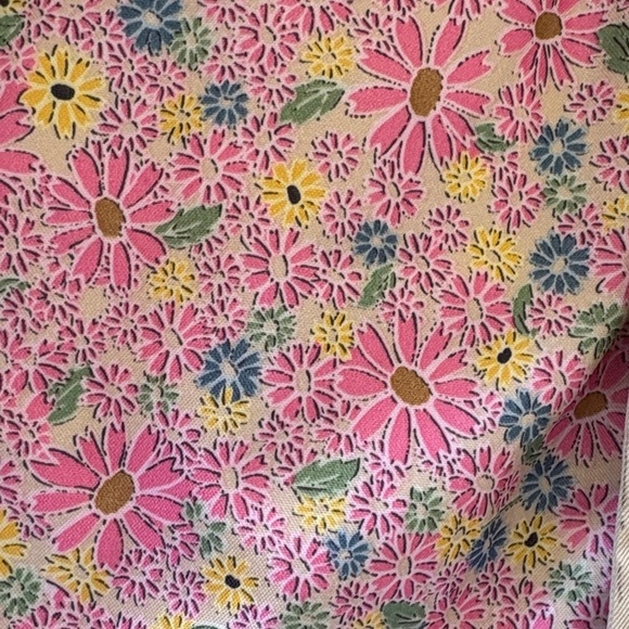 Beautiful Gently Loved Women's Tan Rain Coat with Floral Lining by Michael Kors - Picture 3 of 15